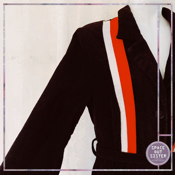 1970s Vintage Dynamic Stripes Robe