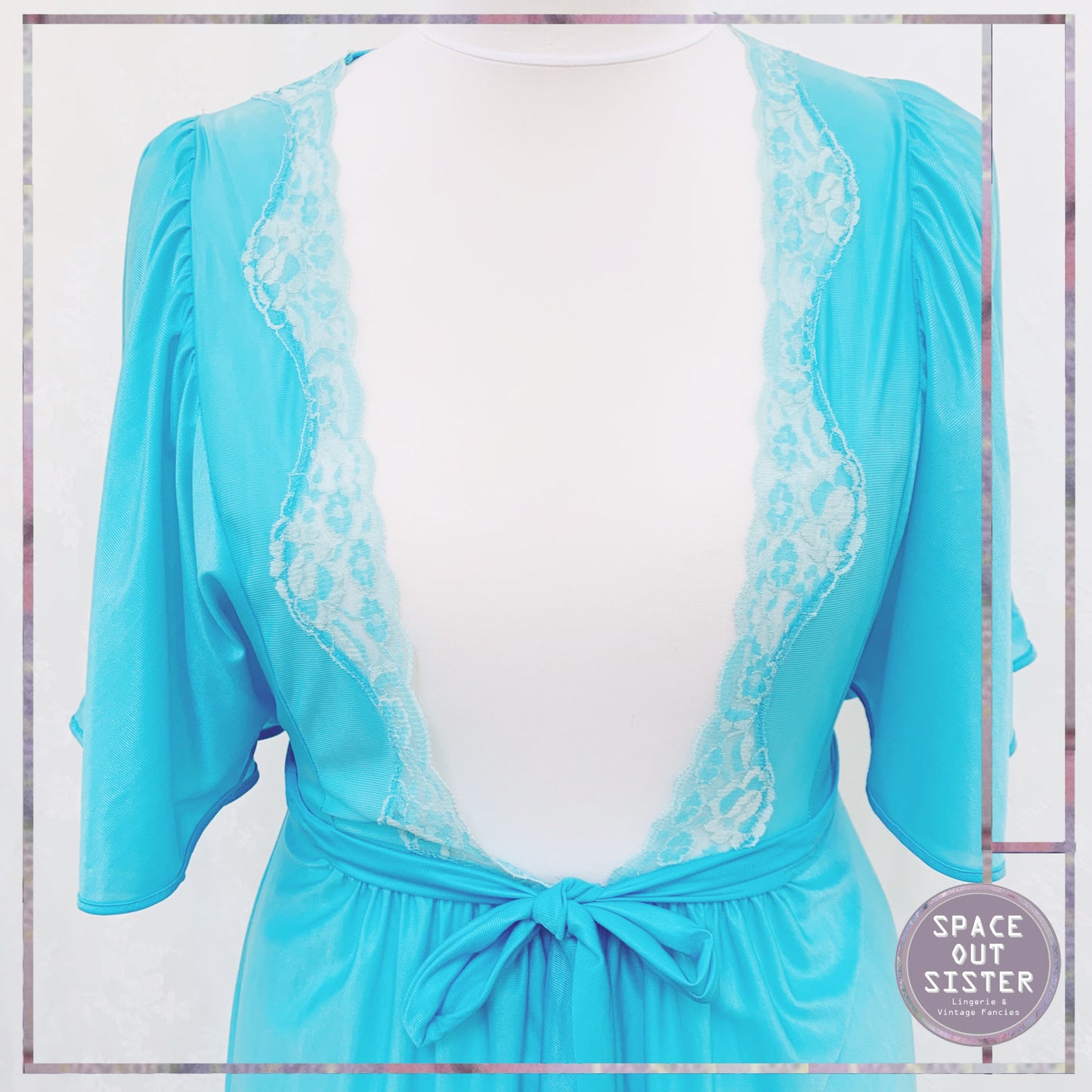 Circa 1980s Vintage Turquoise Summer Robe