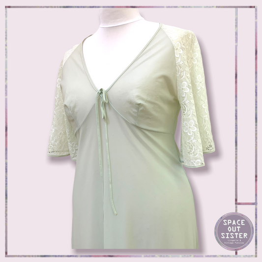 1970s Vintage Butterfly Sleeve Nightdress